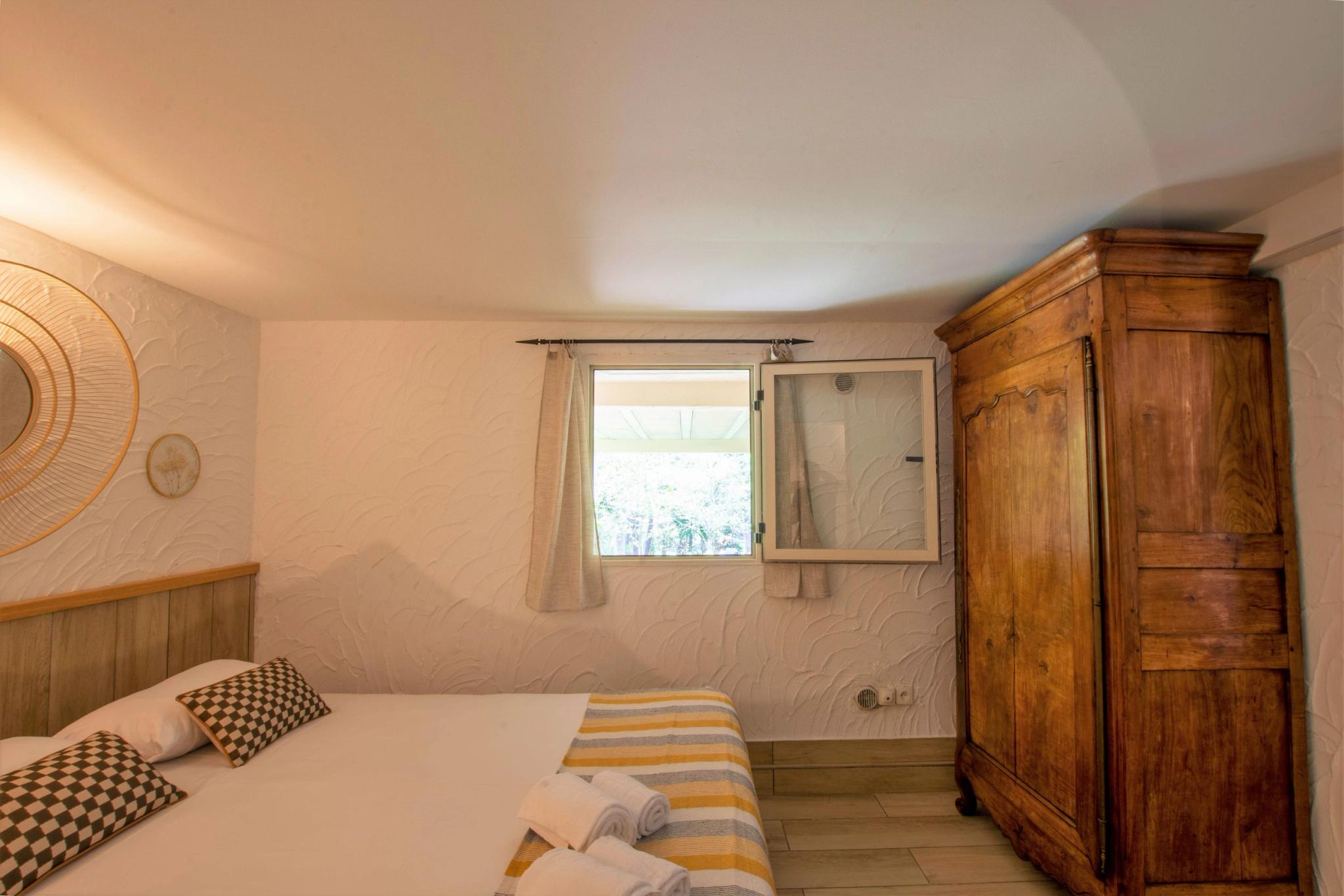 Studio avec coin cuisine équipé au Camping Bavella Vista à Zonza